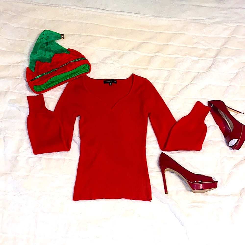 Almost Famous Red Sweater Top Sz Medium EXC condition